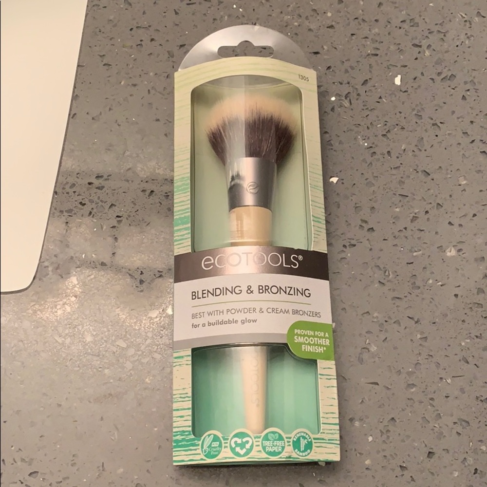 Single ecotools blending and bronzing brush
